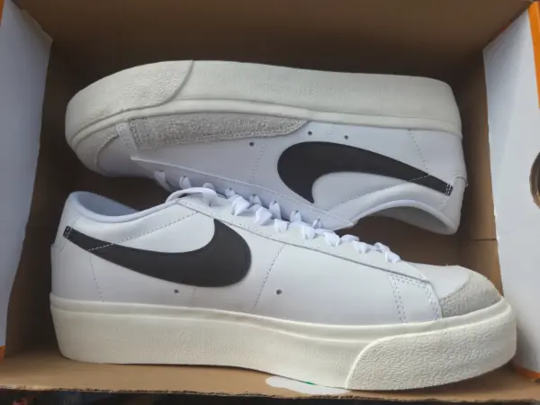Nike Blazer Low Platform – White/Black-Sail-Team Orange, Vel 6