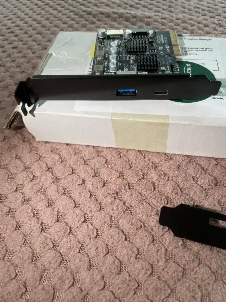 PCIe rozšiřující karta USB 3.0 s porty USB-A a USB-C 3