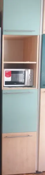 Kuchyňská linka v kombinaci dřevo a zelená včetně spotřebičů 3