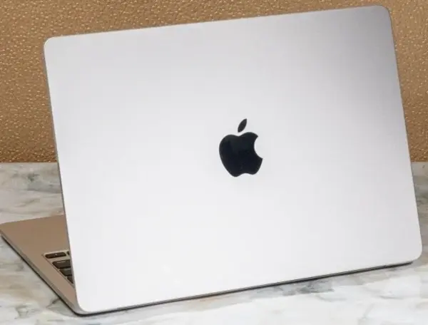 Apple MacBook Air 13" M2, 2022 2