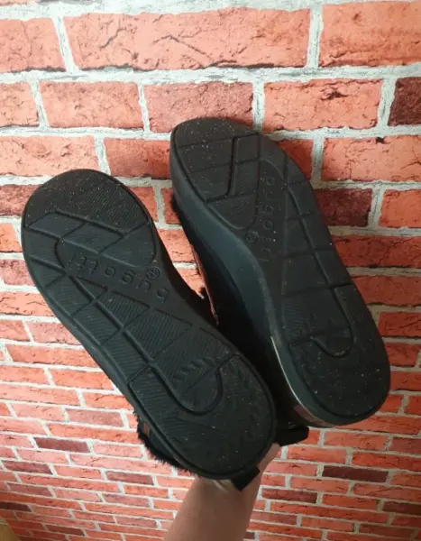 Dámské boty Bugatti černé s kožíškem 6