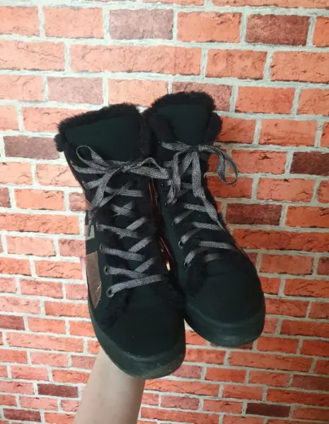 Dámské boty Bugatti černé s kožíškem 3