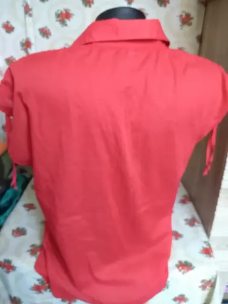 Halenka se stažením na ramenou 3