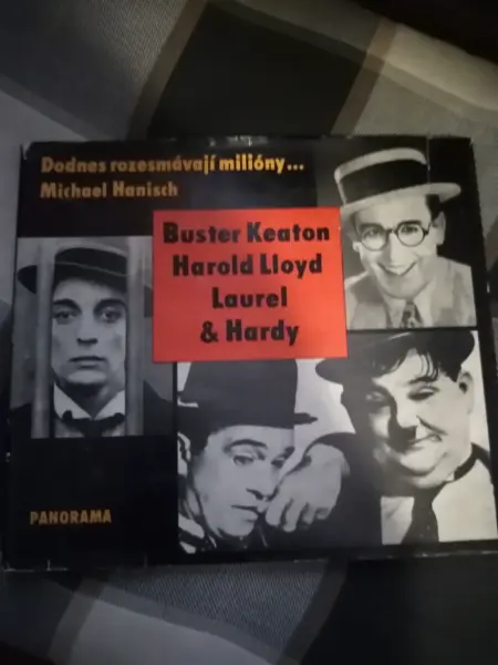 Kniha: Dodnes rozesmávají miliony... (Michael Hanisch)
