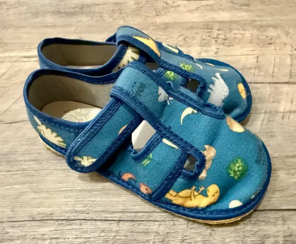 Dětské plátěné bačkory s dinosaury