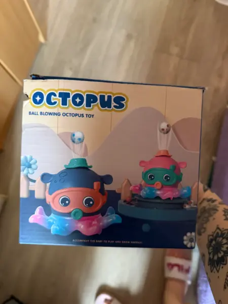 Dětská hračka foukající chobotnice