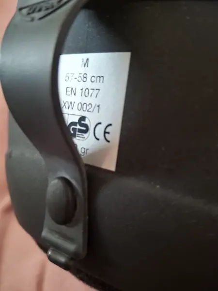 Lyžařská helma Uvex Wing S Fireblade, vel. M (57-58 cm) 6
