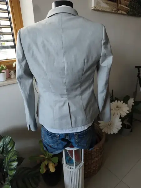Dámské světle šedé sako 4