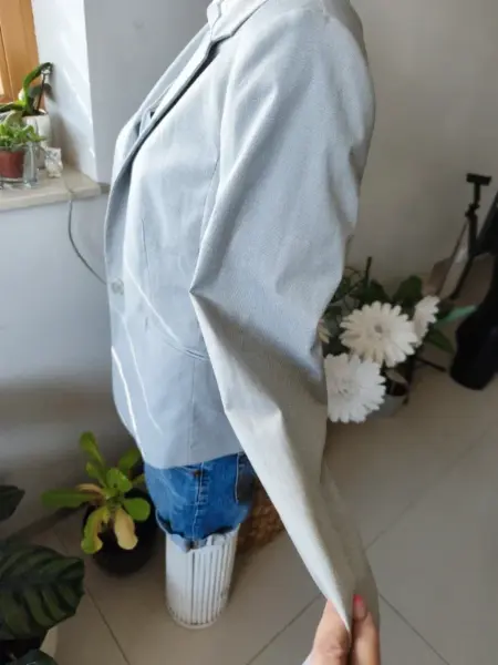 Dámské světle šedé sako 3