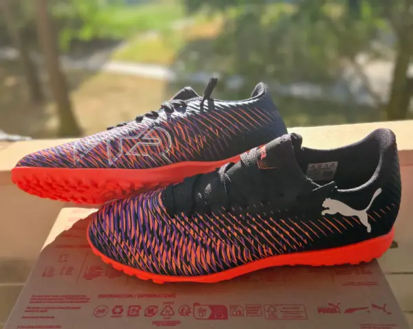 Pánské kopačky Puma Future, černo-oranžové, vel. 40 2