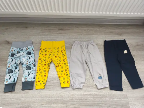 Sada 4 dětských kalhot