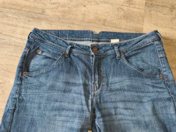 Dámské džínové kraťasy H&M, 44 3