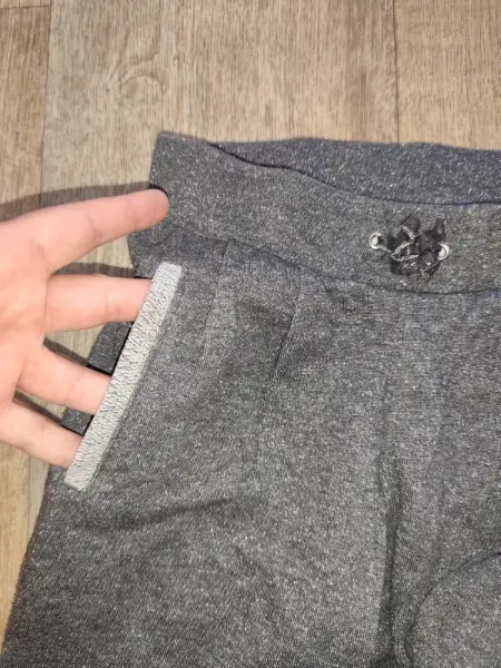 Šedé tepláky H&M 8-9let 4