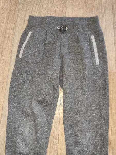 Šedé tepláky H&M 8-9let 3