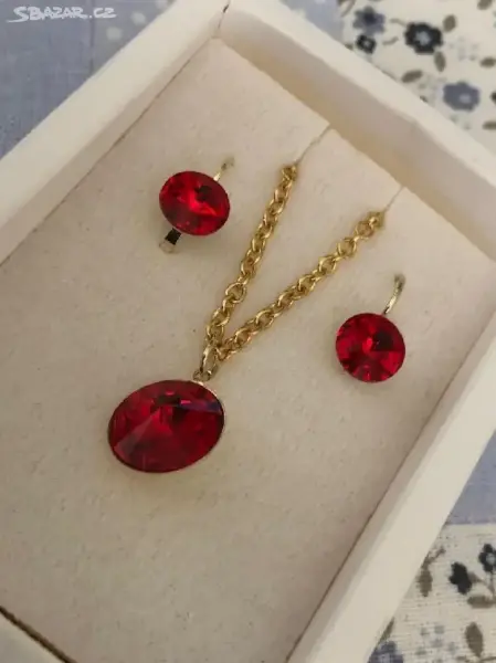 Pozlacená souprava Swarovski červená 2