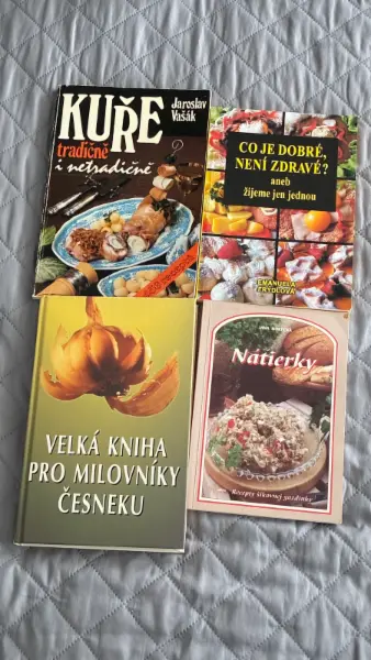 Sada 4 kuchařek: Kuře, Nátierky, Česnek, Zdravá výživa