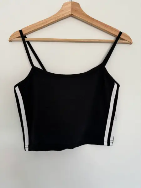 Dámský sportovní set - černé tílko a kraťasy, vel. S 2