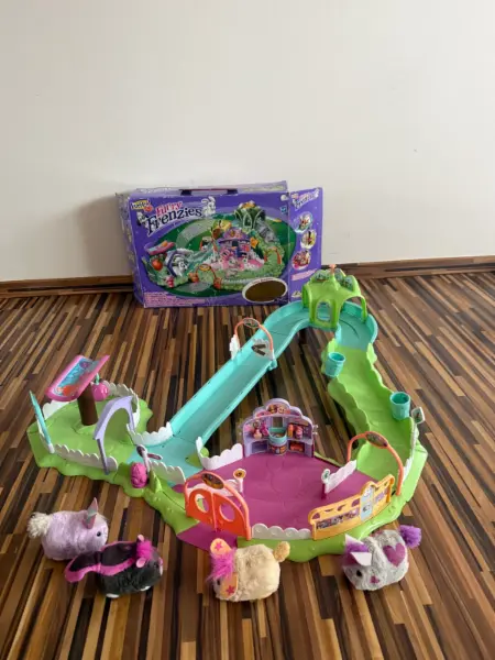 Hrací set Furry Frenzies s dráhou a 4 zvířátky