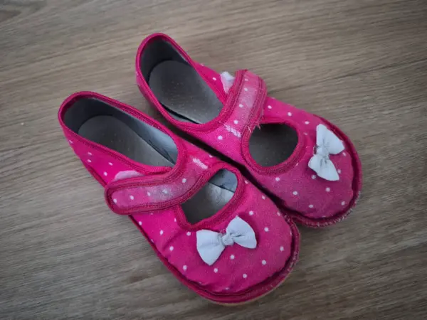 Dívčí růžové barefoot bačkory s mašličkou