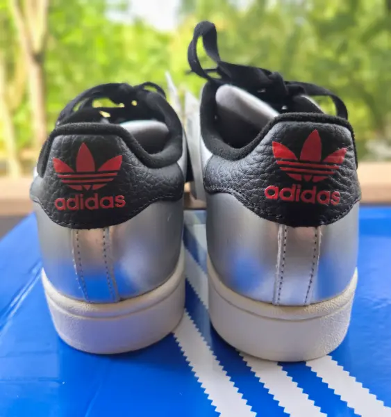 Stříbrné tenisky Adidas Superstar 5