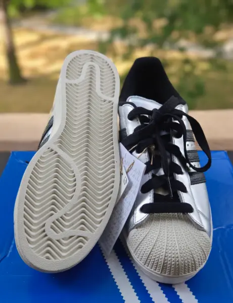Stříbrné tenisky Adidas Superstar 4