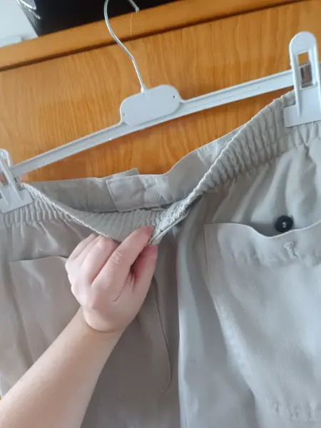 Béžové pánské kalhoty s gumou 7
