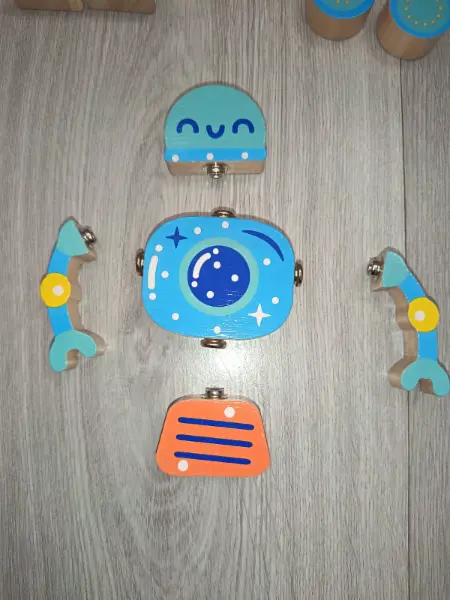 Dřevěná skládačka roboti – kreativní hračka 2