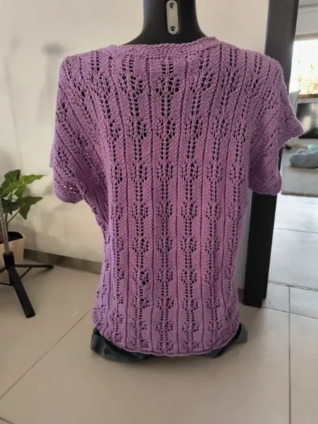 Fialový pletený dámský top s krajkovým vzorem 4