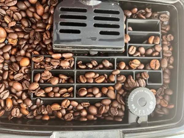 Automatický kávovar DeLonghi Dinamica 9
