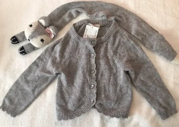 ZIMNÍ SET: Šedý svetr / kardigan + šála, 1½ - 2 y