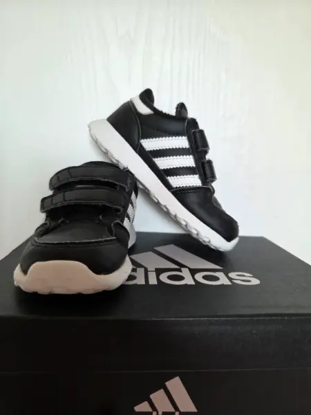 Adidas dětské tenisky 3