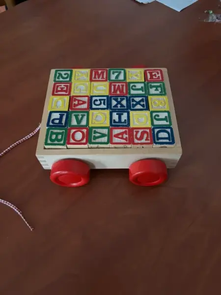 Vozíček s kostičkami 2
