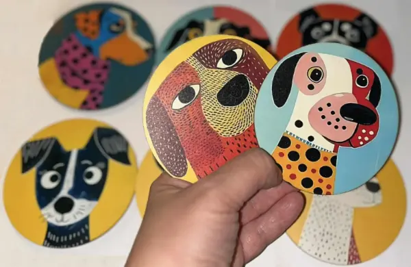 Sada: 6x dřevěné podtácky, barevný pejsek / pes, Ø 8 cm
