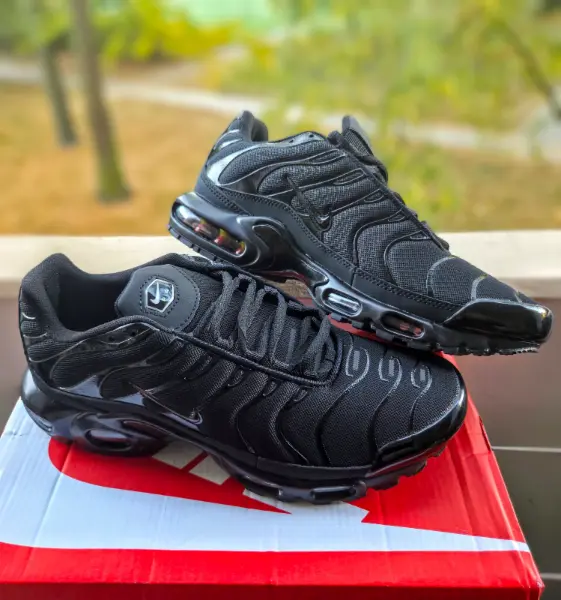 🔥 NIKE AIR MAX PLUS TN ALL BLACK – VEL. 43 🔥 2
