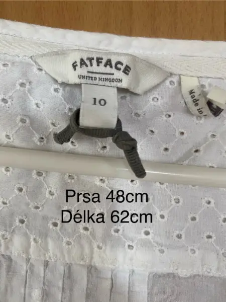 Bílá halenka FatFace s krajkou a výšivkou 4