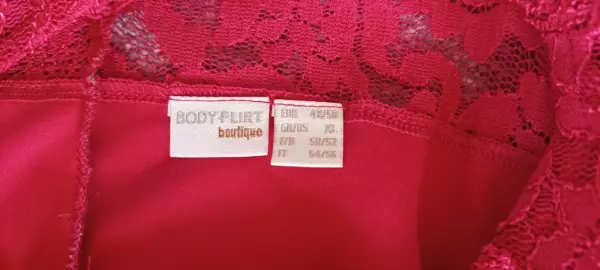 Vínové šaty s krajkou  5