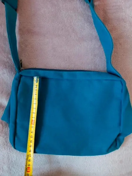 Tyrkysová crossbody kabelka 2