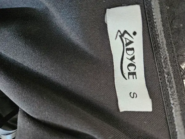 Černé večerní / plesové šaty Ladyce s krajkou a šněrováním 5