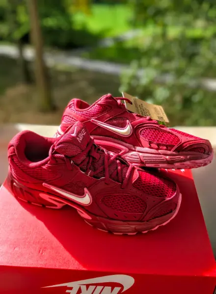 Nike V5 RNR – Team Crimson / Soft Pearl-Peony, Vel.42,5  2