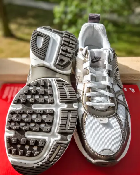 👟 Nike V2K Run – Brown/Picante Stone, Vel.43 4