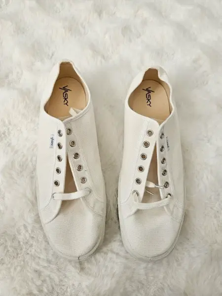 Vasky Kanvy White
