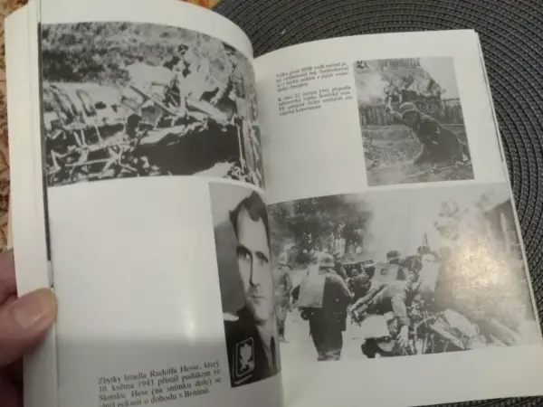 Kniha Diplomaté a ti druzí - Robert Kvaček 5