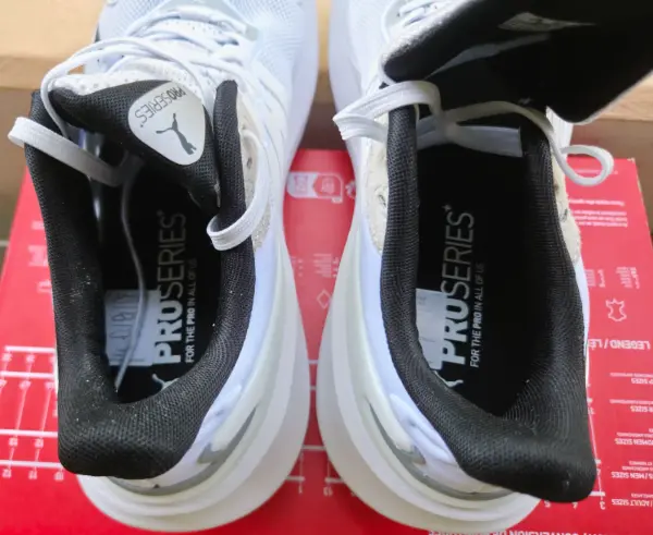Pánské běžecké boty Puma Pulse Pro, bílé, vel. 41 5