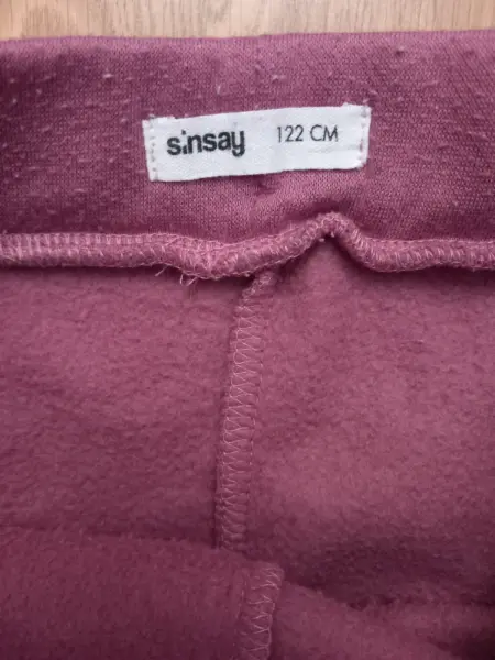 Zateplené tepláky Sinsay vel. 122 2