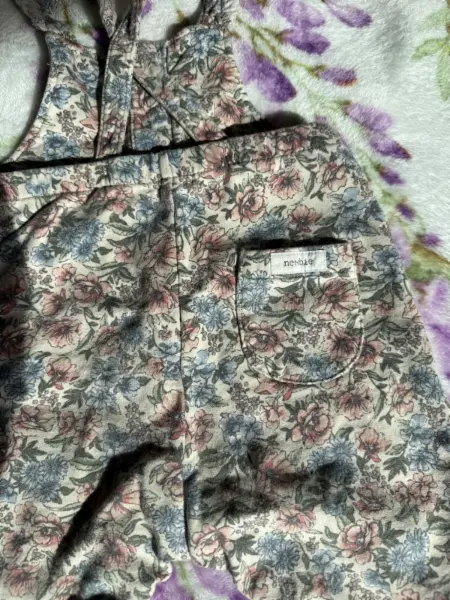 Dětské lacláče Newbie s květinovým vzorem 4