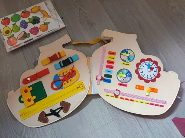 Plstěná knížka Busy Board - slon nebo opička 7