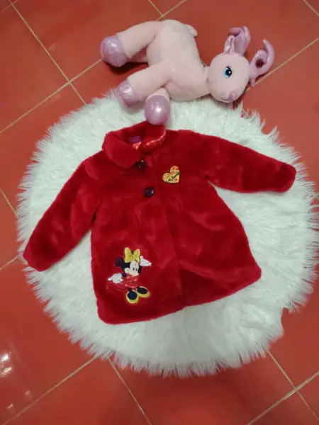Dětský červený kabátek s Minnie