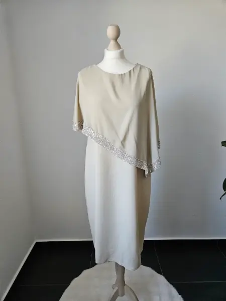 Béžové společenské šaty Fenzy s flitry, vel. 3XL