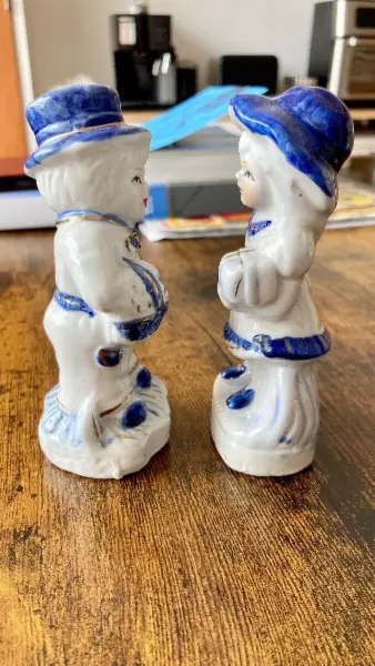 Porcelánové figurky chlapce a dívky 2