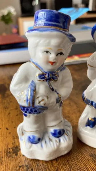 Porcelánové figurky chlapce a dívky 4